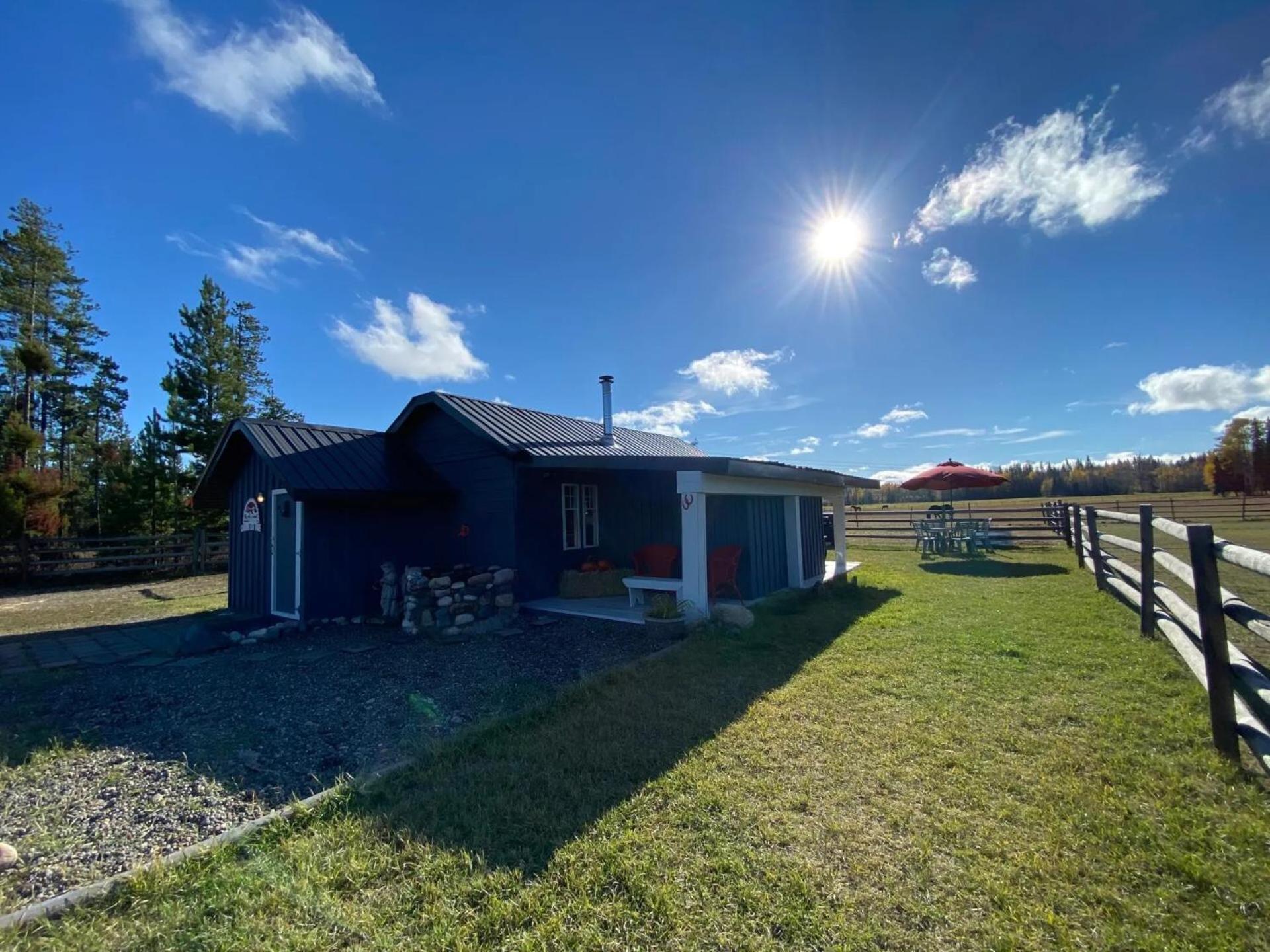 Woodhouse Cottages And Ranch Prince George Exteriör bild